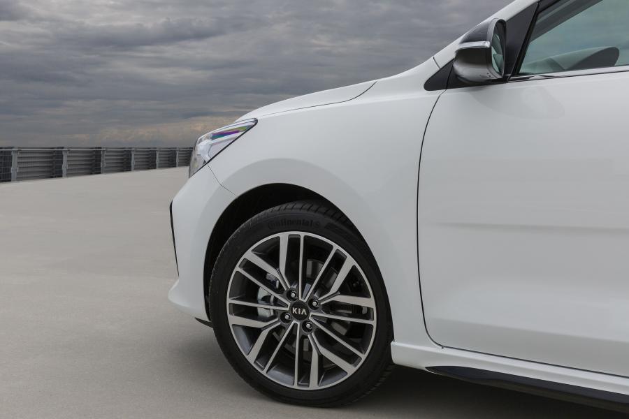 Детали экстерьера Kia Rio GT-Line (YB) 2018 года  (WW) (фото 10 из 44)